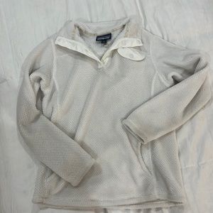White 1-4 button patigonia pull over